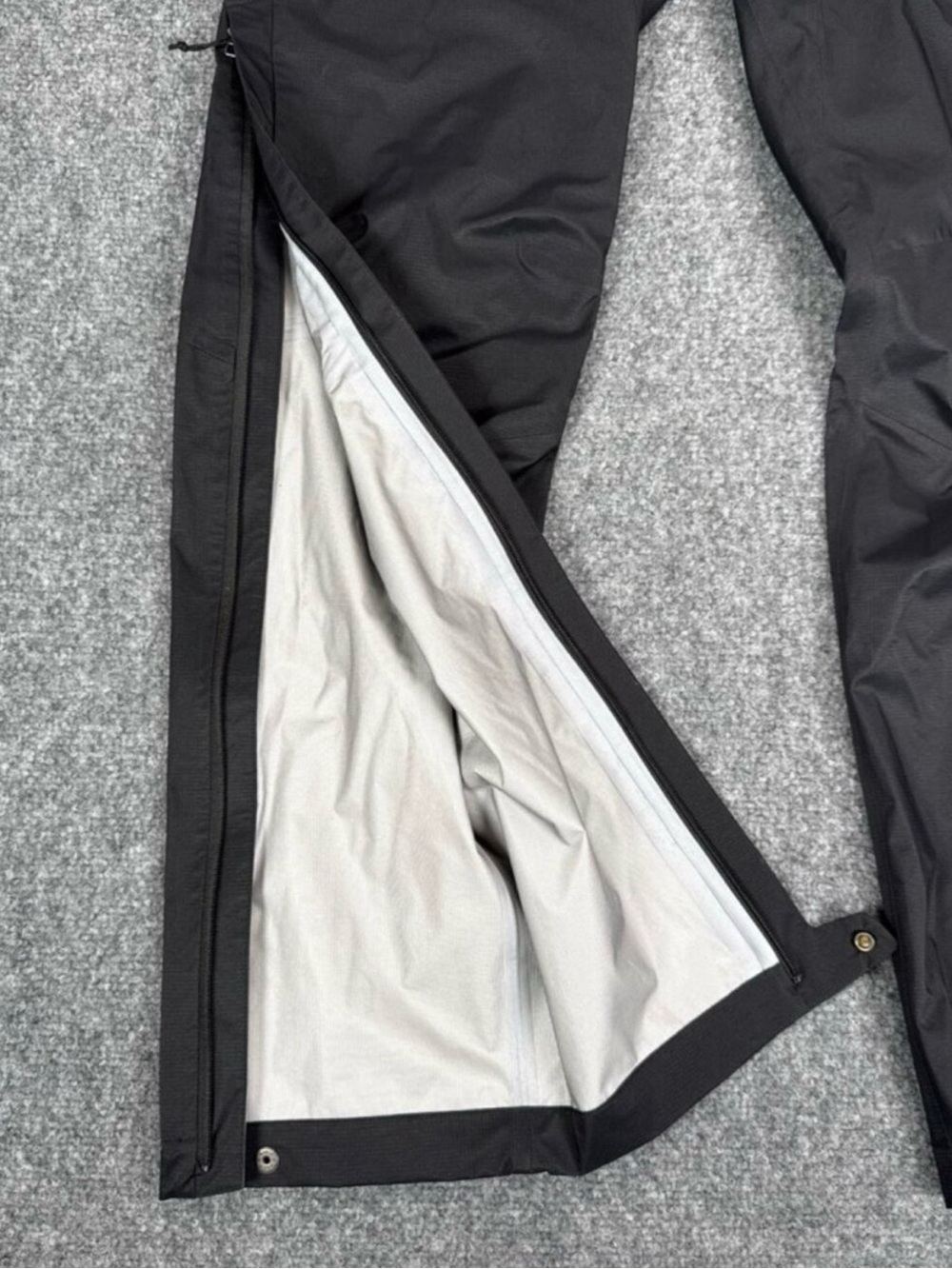Patagonia Women's Rainshadow
Rain Pants Black Small H2No - Picture 2 of 11